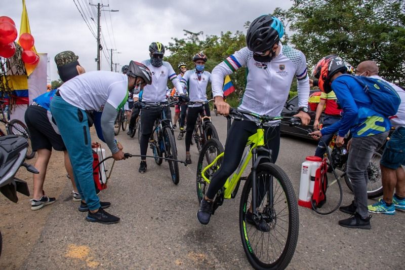 Ciclistas pedalearon en "Cruzada  por la Vida y la Paz"